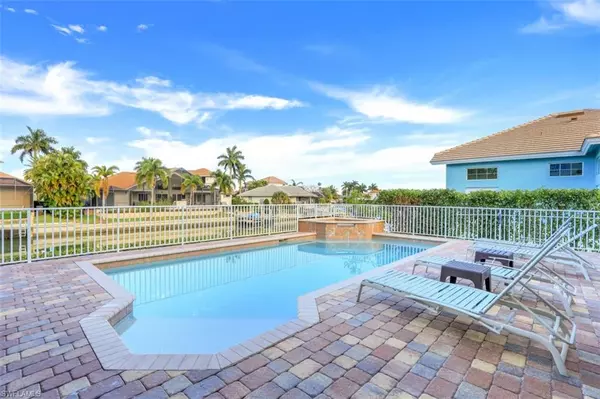 Marco Island, FL 34145,541 Taylor CT