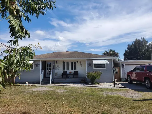 7535 Hart DR, North Fort Myers, FL 33917