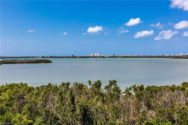 269 Vintage Bay DR #C-13, Marco Island, FL 34145