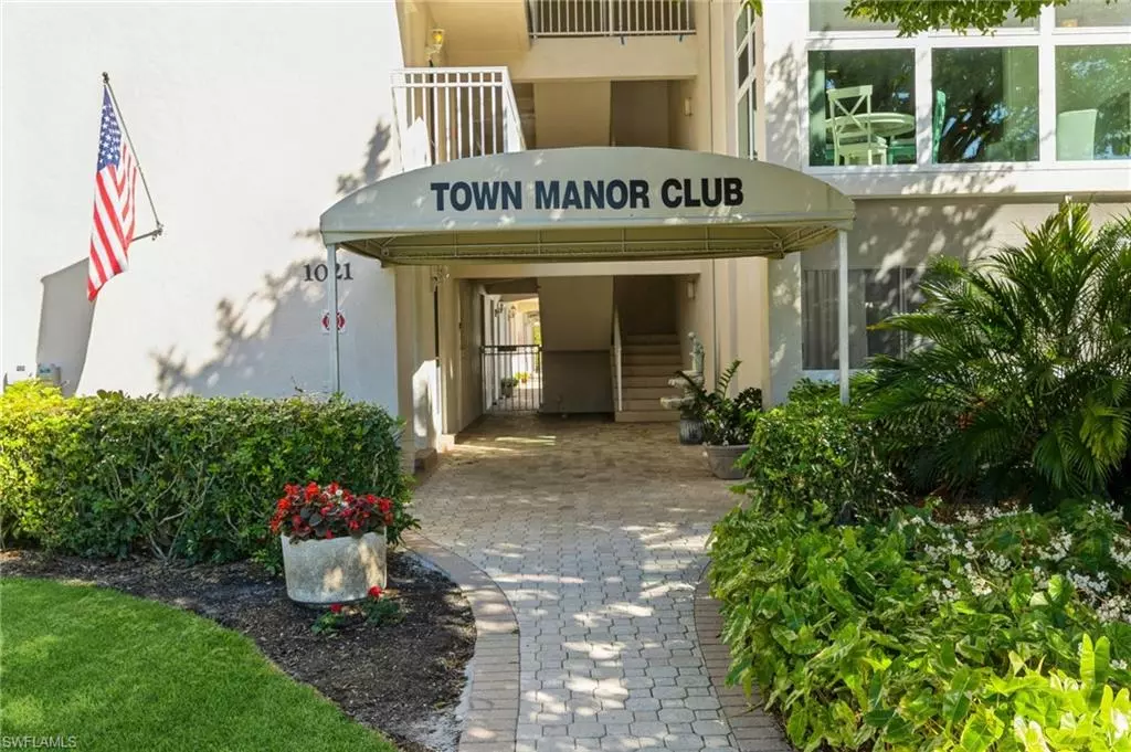 Naples, FL 34102,1021 3rd ST S #202