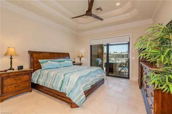 Marco Island, FL 34145,829 Elm CT