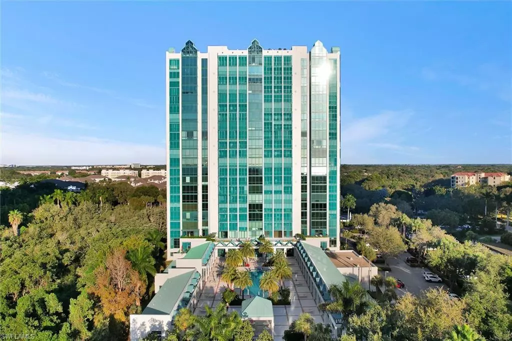 Naples, FL 34108,7515 Pelican Bay BLVD #11B