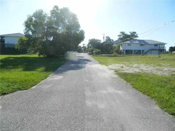 Bokeelia, FL 33922,5612 Birdsong LN