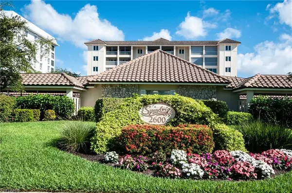 Naples, FL 34103,2600 Gulf Shore BLVD N #55