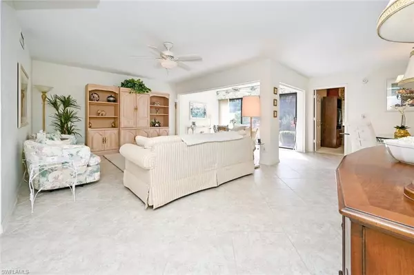 Naples, FL 34108,592 Beachwalk CIR #N-104