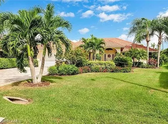 Naples, FL 34104,1020 Moon Lake DR