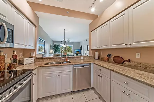 Bonita Springs, FL 34135,9300 Highland Woods BLVD #3105