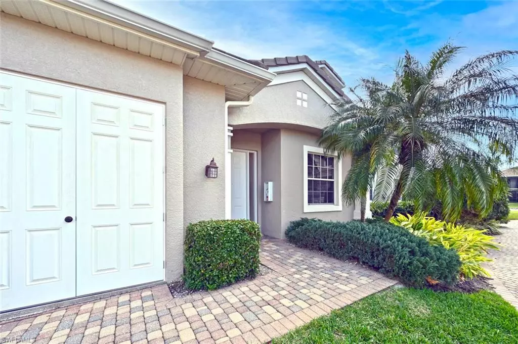 Naples, FL 34105,4739 Stratford CT #2204