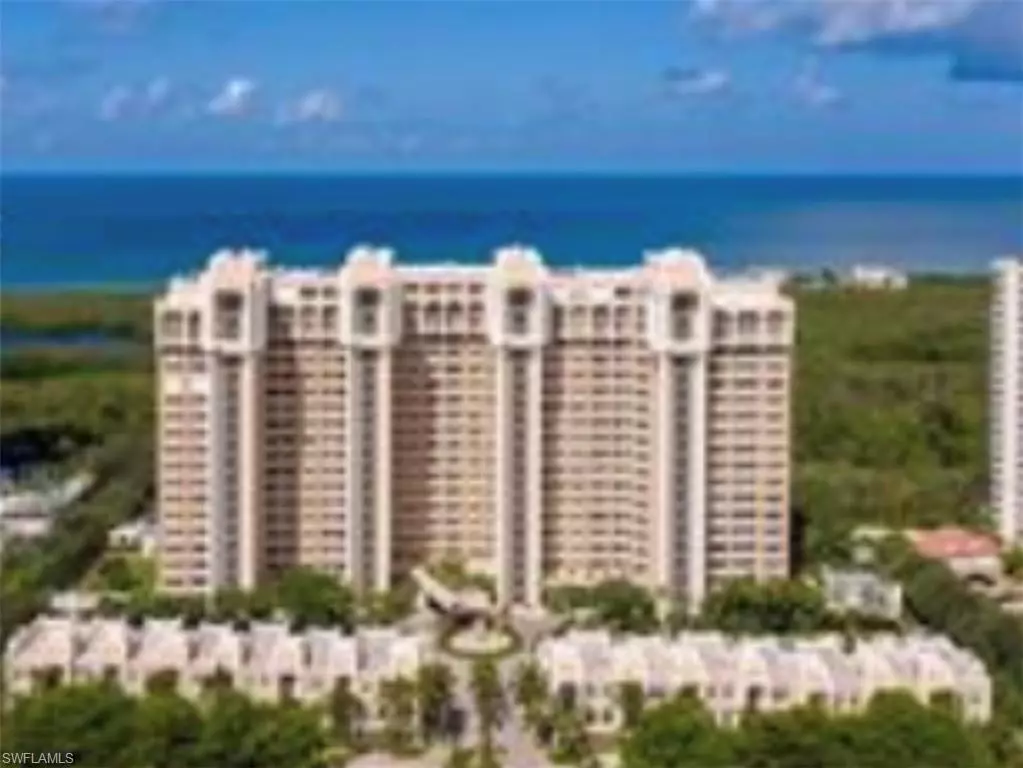 Naples, FL 34108,7117 Pelican Bay BLVD #201