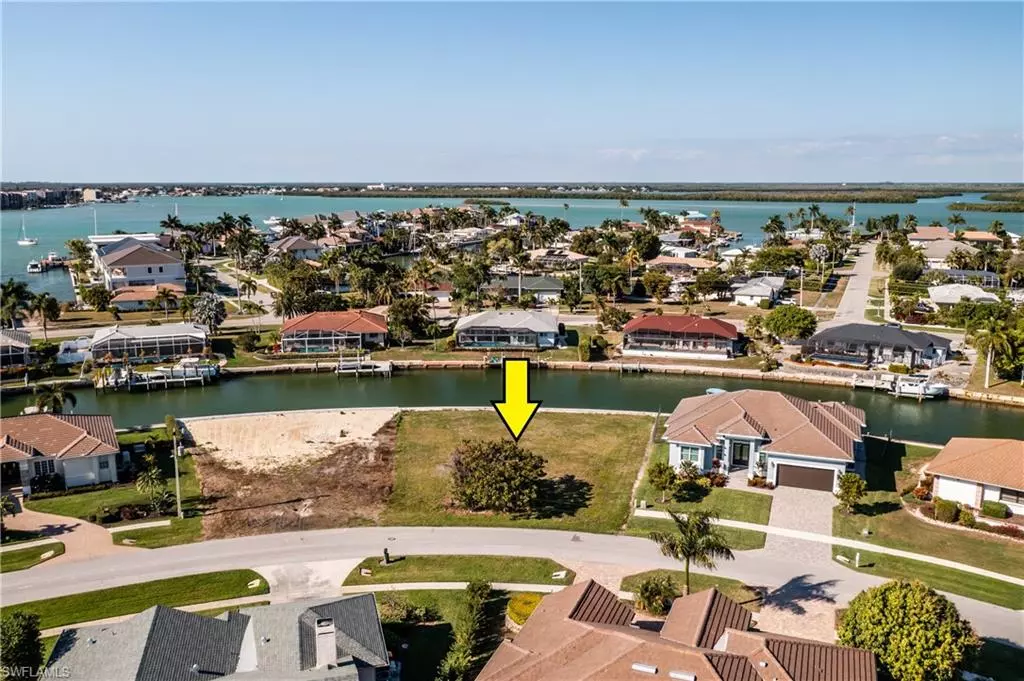 Marco Island, FL 34145,917 Juniper CT