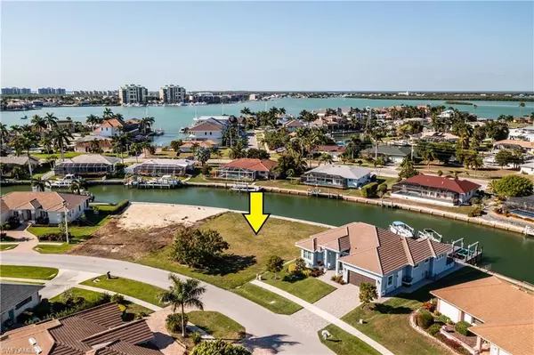 Marco Island, FL 34145,917 Juniper CT