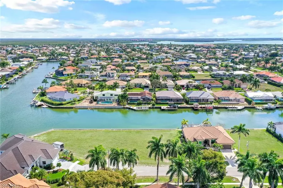 1573 Buccaneer CT, Marco Island, FL 34145