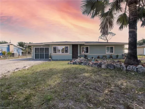 369 Lorraine DR, Fort Myers, FL 33905