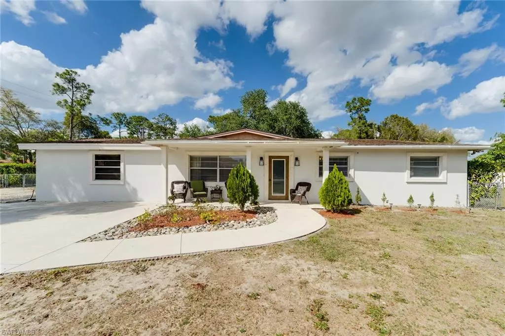 Naples, FL 34104,751 Pine Cone LN