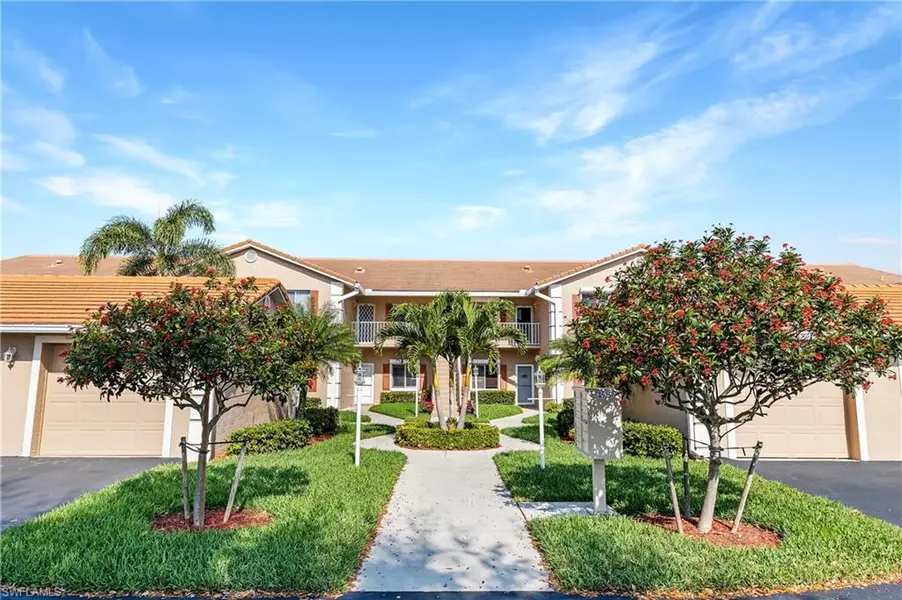 525 Saratoga CIR #G-205, Naples, FL 34104