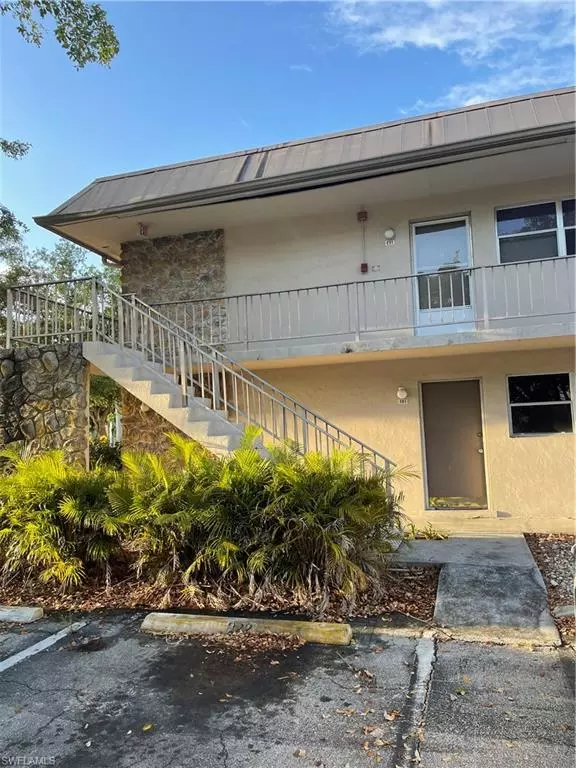 Fort Myers, FL 33907,1560 Colonial BLVD #131