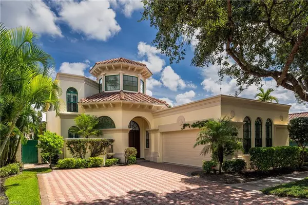 7912 Via Vecchia, Naples, FL 34108