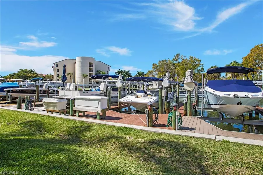 4561 Bay Beach LN #462, Fort Myers Beach, FL 33931