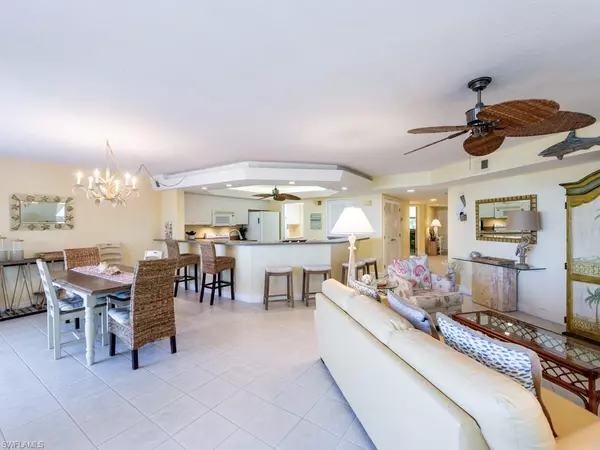 Sanibel, FL 33957,2501 W Gulf DR #201