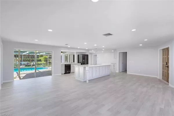 Marco Island, FL 34145,288 Grapewood CT