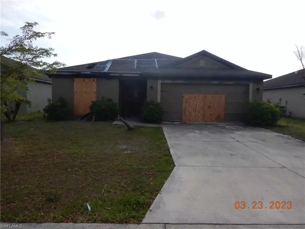 Lehigh Acres, FL 33974,390 Shadow Lakes DR