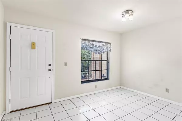 Naples, FL 34110,773 Wiggins Lake DR #2-102