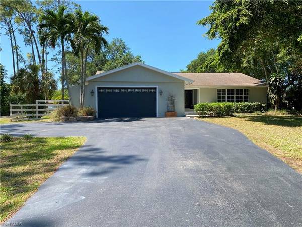 1325 Oakes BLVD, Naples, FL 34119