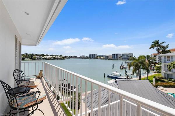 322 Harbour DR #302D, Naples, FL 34103