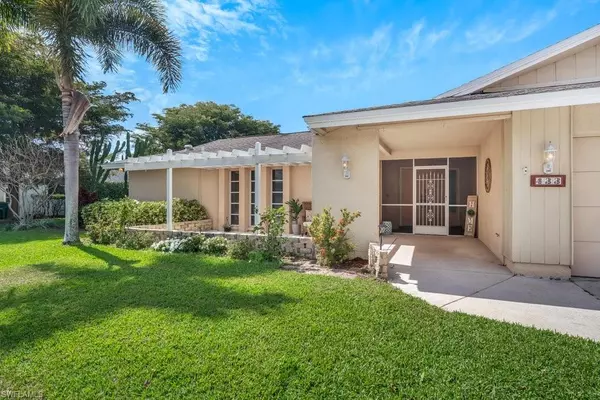 433 Cypress WAY E, Naples, FL 34110