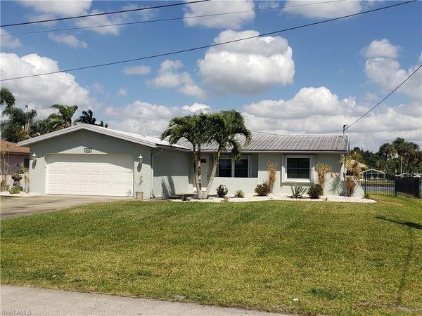 411 Grenier DR, North Fort Myers, FL 33903