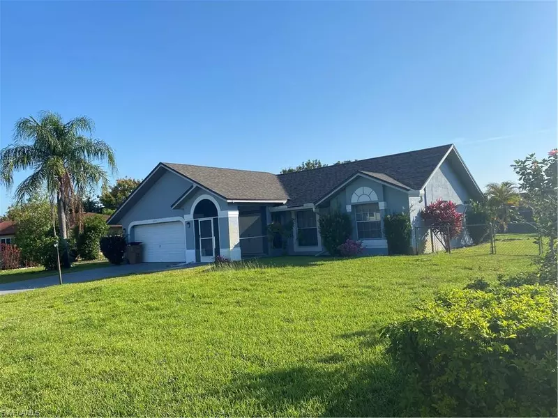 217 Daleview AVE, Lehigh Acres, FL 33936