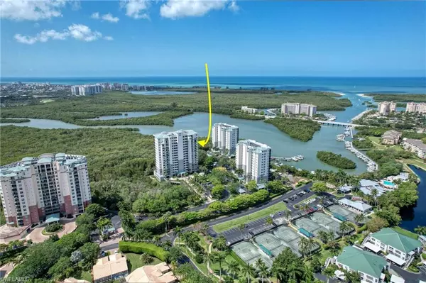 Naples, FL 34110,425 Cove Tower DR #1204