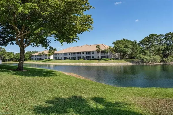 Naples, FL 34110,1128 Manor Lake DR #G-203