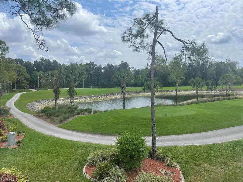 5930 Trailwinds DR #322, Fort Myers, FL 33907