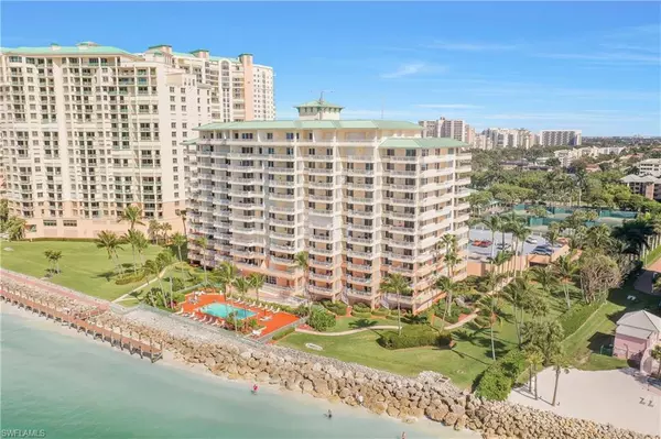 Marco Island, FL 34145,990 Cape Marco DR #607