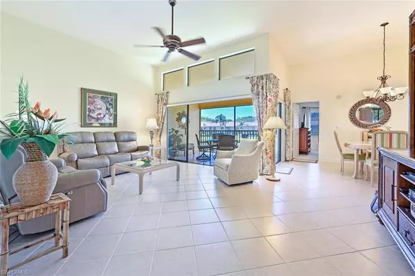 Naples, FL 34108,577 Beachwalk CIR #R-202