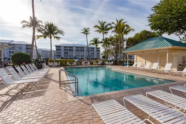 Fort Myers Beach, FL 33931,4431 Bay Beach LN #513