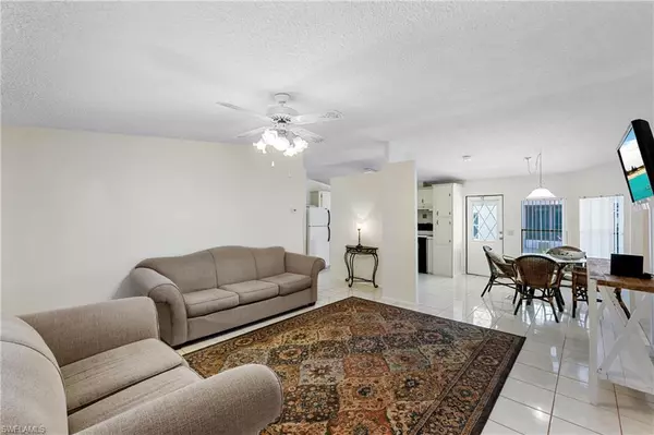 Naples, FL 34104,3 Oceans BLVD #3