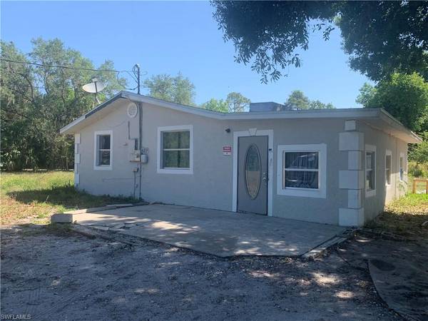 353 Santa Barbara ST, North Fort Myers, FL 33903