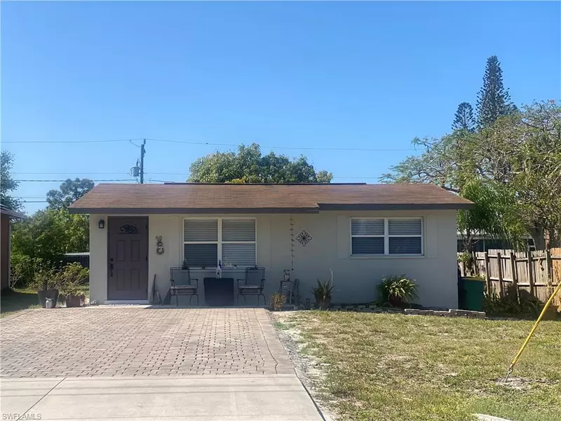 3048 Linwood AVE, Naples, FL 34112