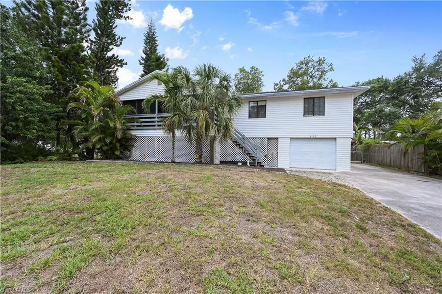 8120 Pelican RD, Fort Myers, FL 33967