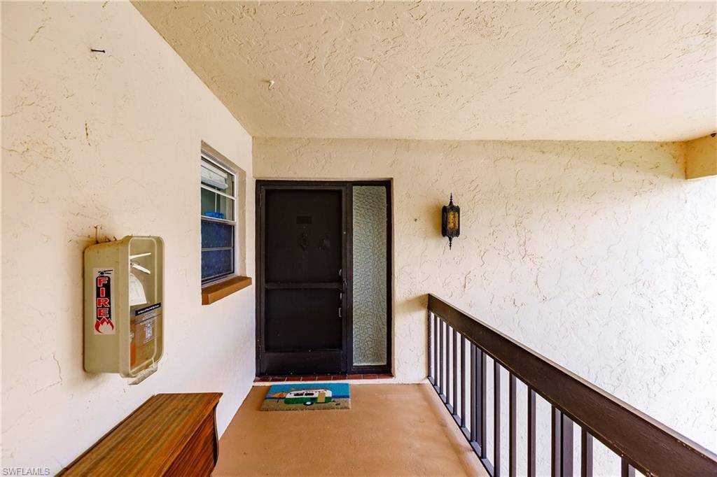 Sarasota, FL 34232,2442 Clubhouse CIR #204