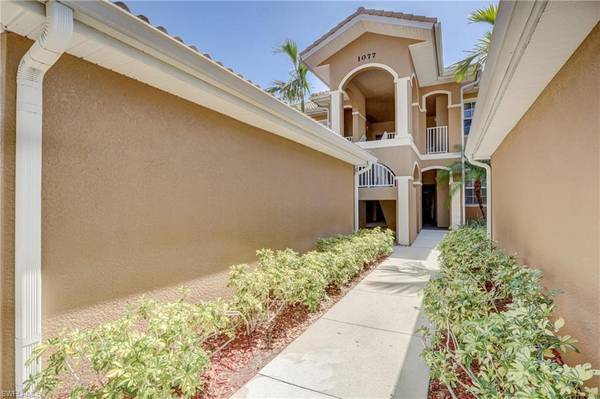 1077 Winding Pines CIR #204, Cape Coral, FL 33909