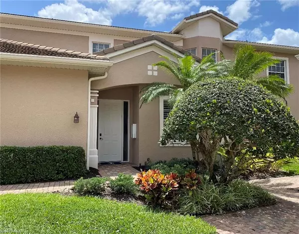 4745 Stratford CT #2304, Naples, FL 34105