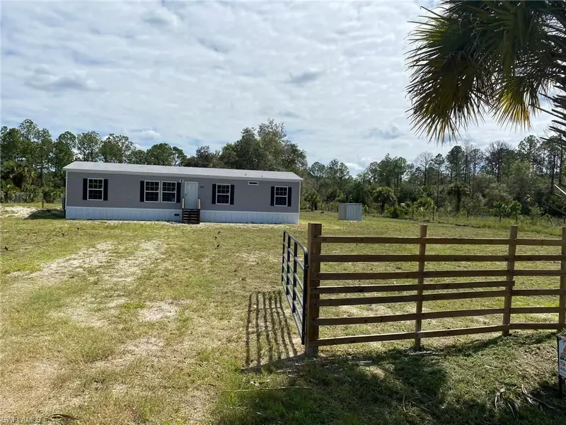 275 S Fronda ST, Clewiston, FL 33440