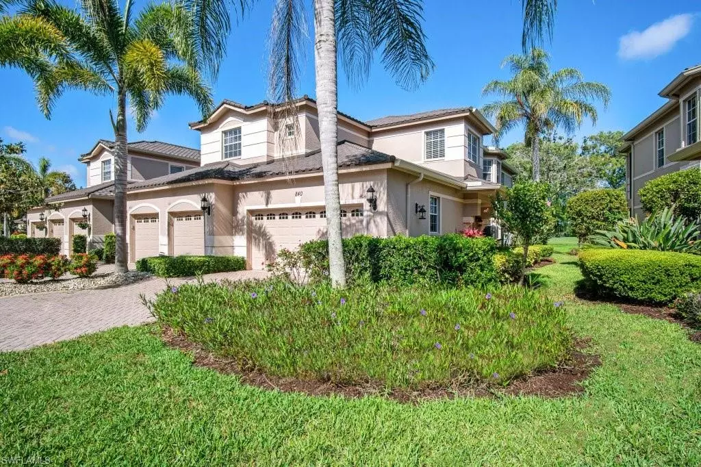 Naples, FL 34119,840 Regency Reserve CT #404