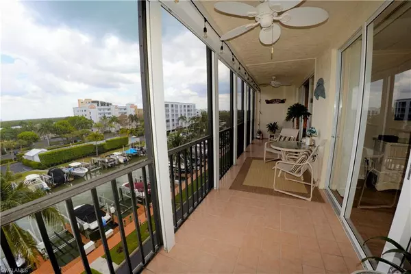 Fort Myers Beach, FL 33931,4421 Bay Beach LN #642