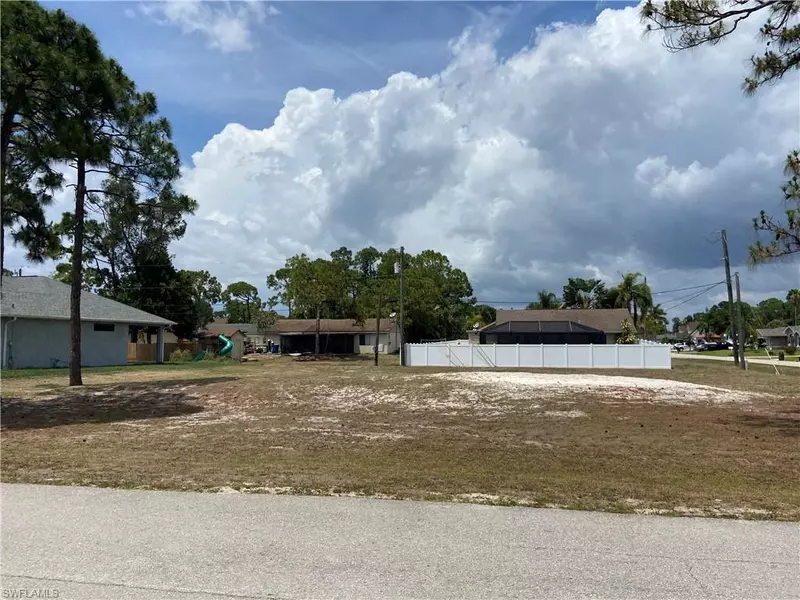 9163 Frank RD, Fort Myers, FL 33967