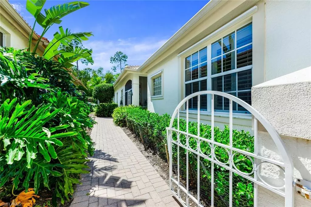 Naples, FL 34110,5843 Persimmon WAY