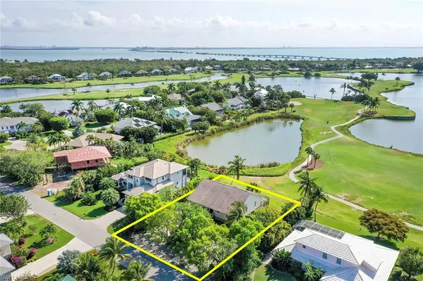 9076 Mockingbird DR, Sanibel, FL 33957